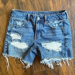 American Eagle Tomboy Midi Distressed Shorts Womens Size 6 (I2)